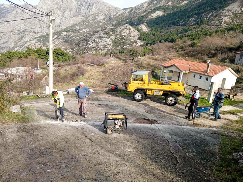 OPŠTINA KOTOR ASFALTIRALA NA TROJICI